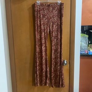 Windsor bell bottom pattern leggings